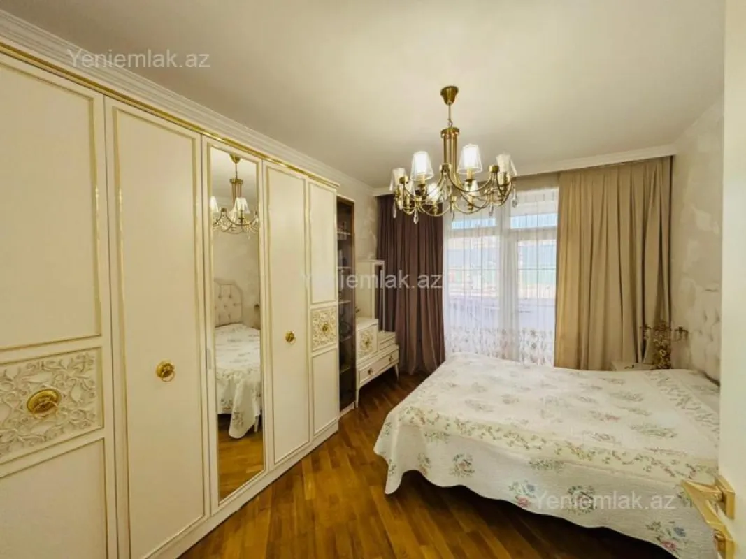 Satılır 3 otaqlı köhnə tikili 100 m²