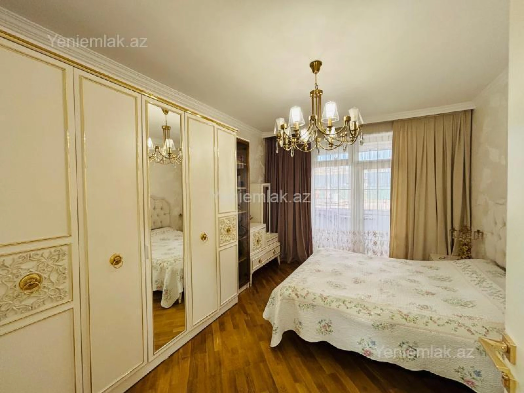 Satılır 3 otaqlı köhnə tikili 100 m²