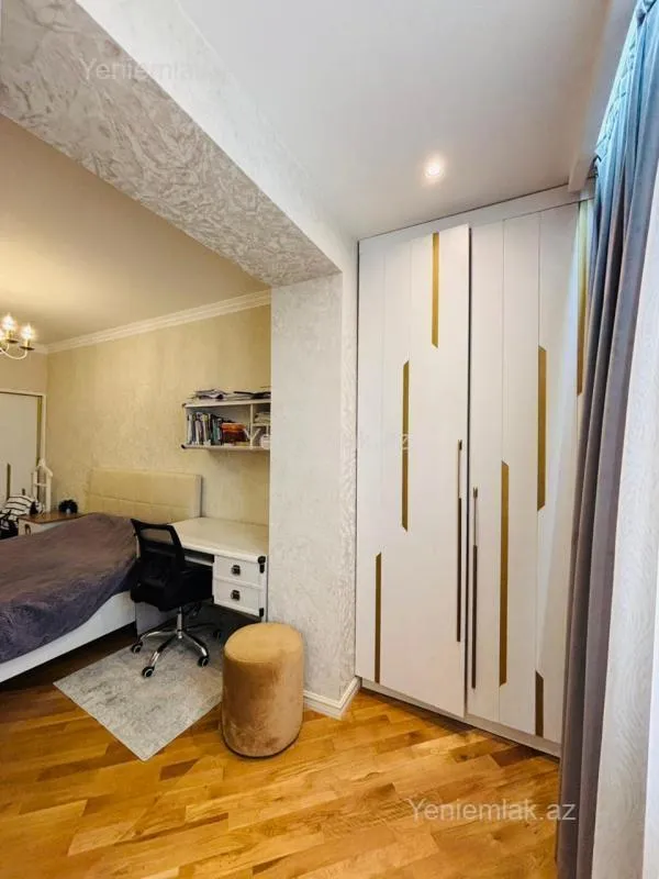 Satılır 3 otaqlı köhnə tikili 100 m²