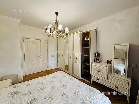 Satılır 3 otaqlı köhnə tikili 100 m²