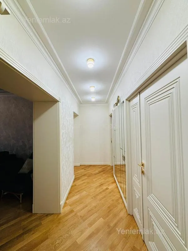 Satılır 3 otaqlı köhnə tikili 100 m²