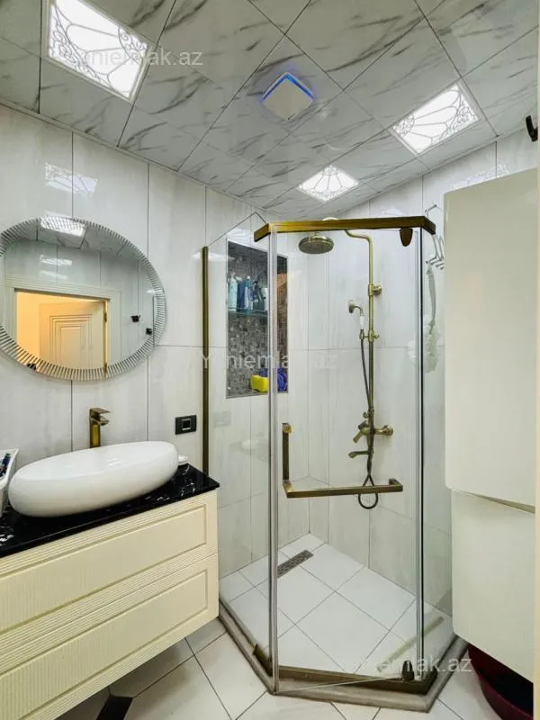 Satılır 3 otaqlı köhnə tikili 100 m²