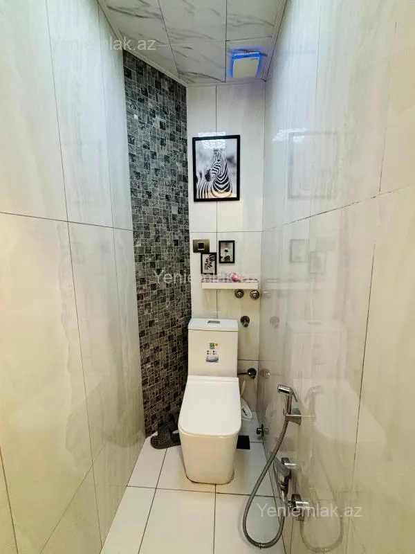 Satılır 3 otaqlı köhnə tikili 100 m²