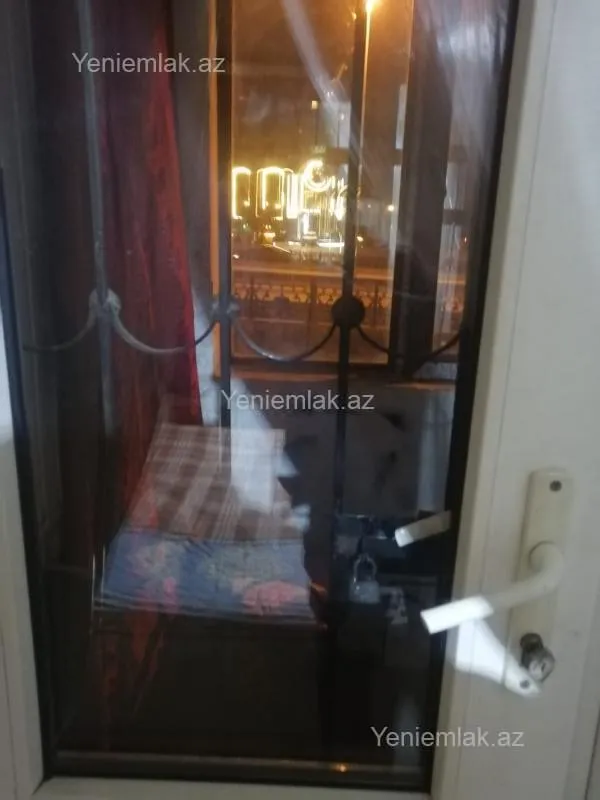 Satılır 3 otaqlı köhnə tikili 80 m²