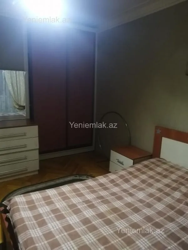 Satılır 3 otaqlı köhnə tikili 80 m²