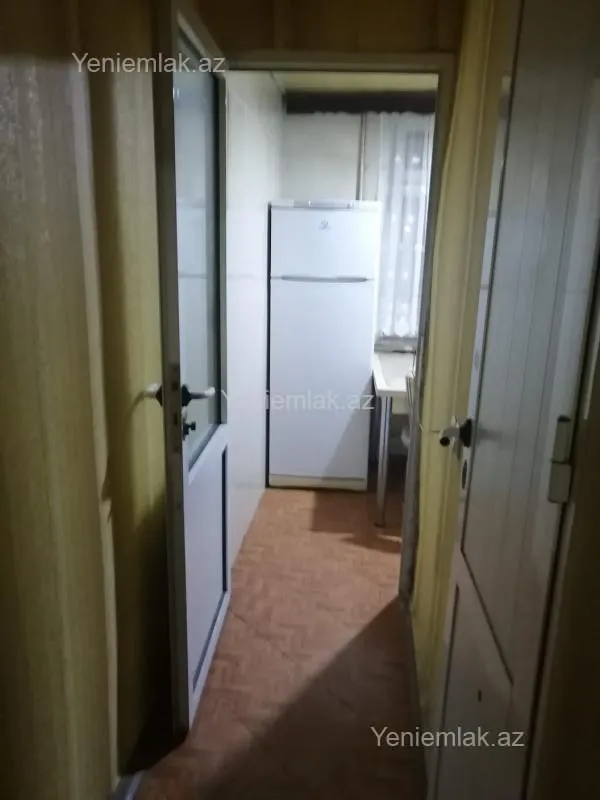 Satılır 3 otaqlı köhnə tikili 80 m²