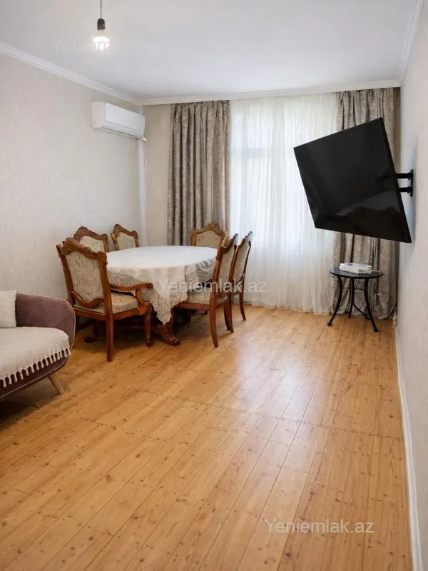 Satılır 3 otaqlı köhnə tikili 85 m²