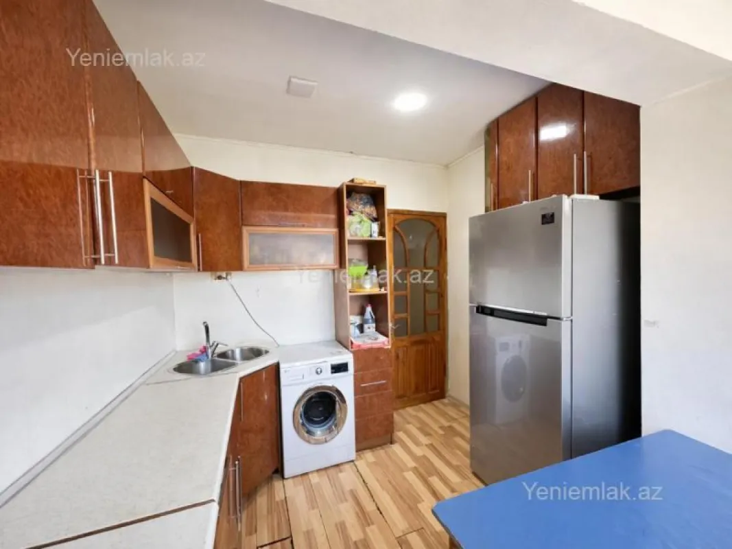Satılır 3 otaqlı köhnə tikili 85 m²