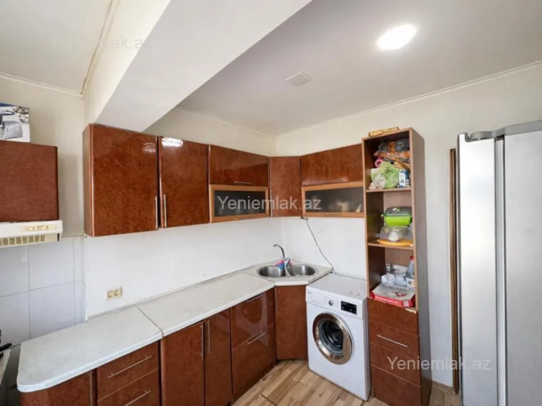 Satılır 3 otaqlı köhnə tikili 85 m²