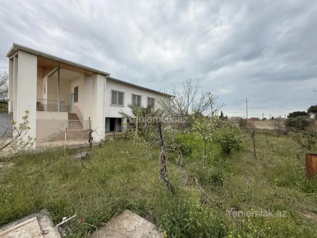 Satılır 4 otaqlı həyət evi 150 m²
