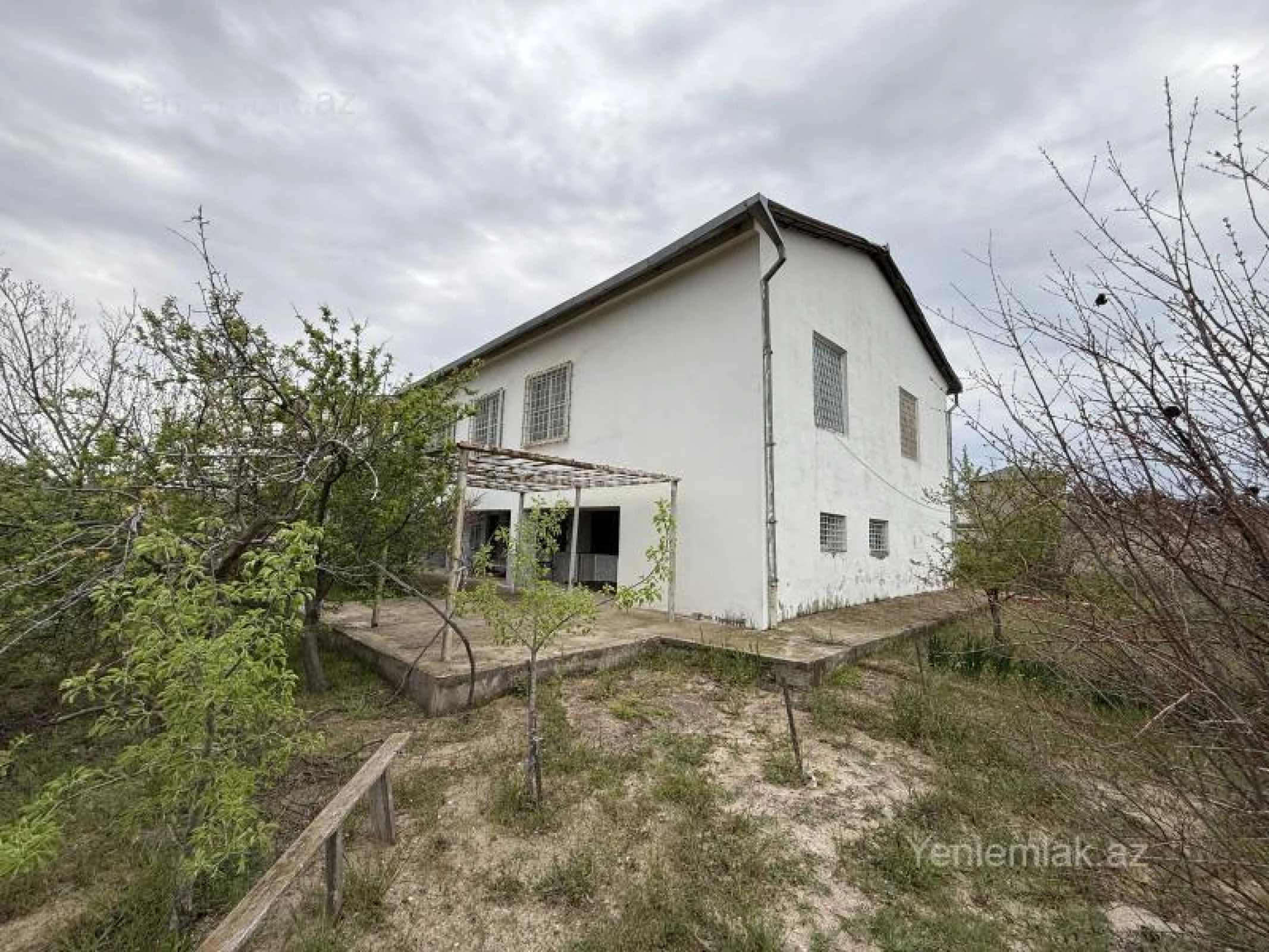 Satılır 4 otaqlı həyət evi 150 m²