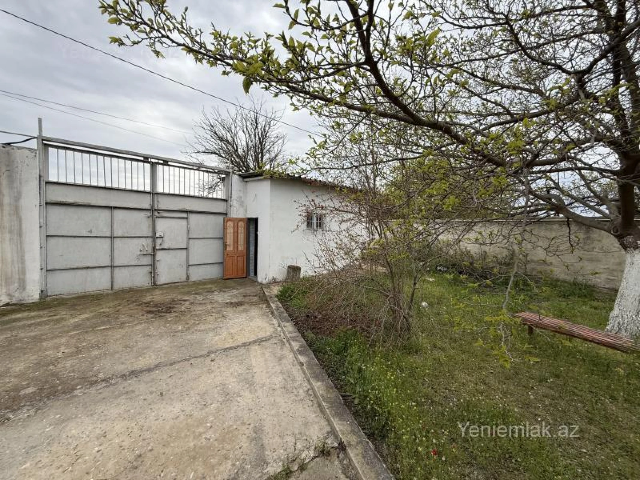 Satılır 4 otaqlı həyət evi 150 m²