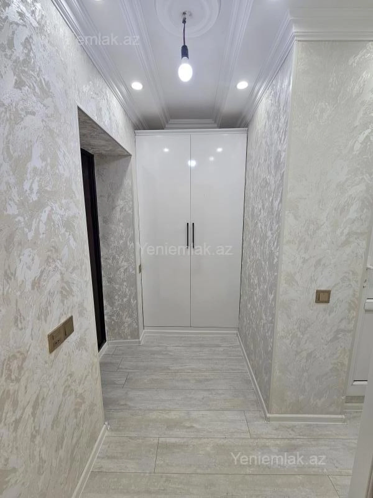 Satılır 2 otaqlı köhnə tikili 44 m²
