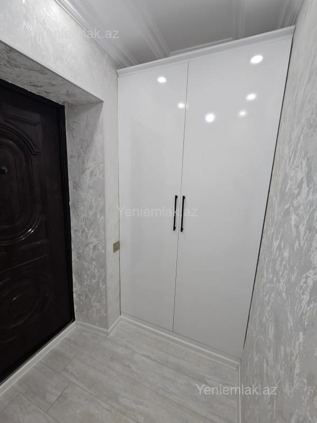 Satılır 2 otaqlı köhnə tikili 44 m²