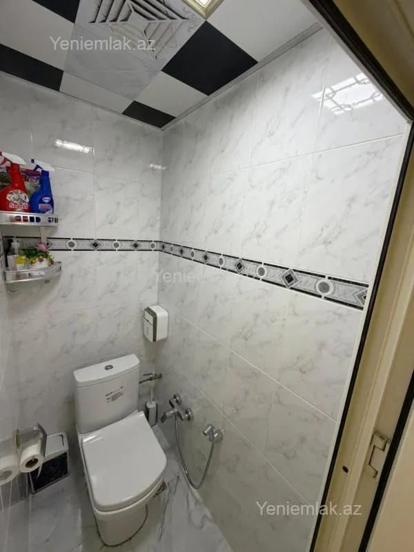 Satılır 2 otaqlı köhnə tikili 120 m²