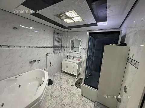 Satılır 2 otaqlı köhnə tikili 120 m²