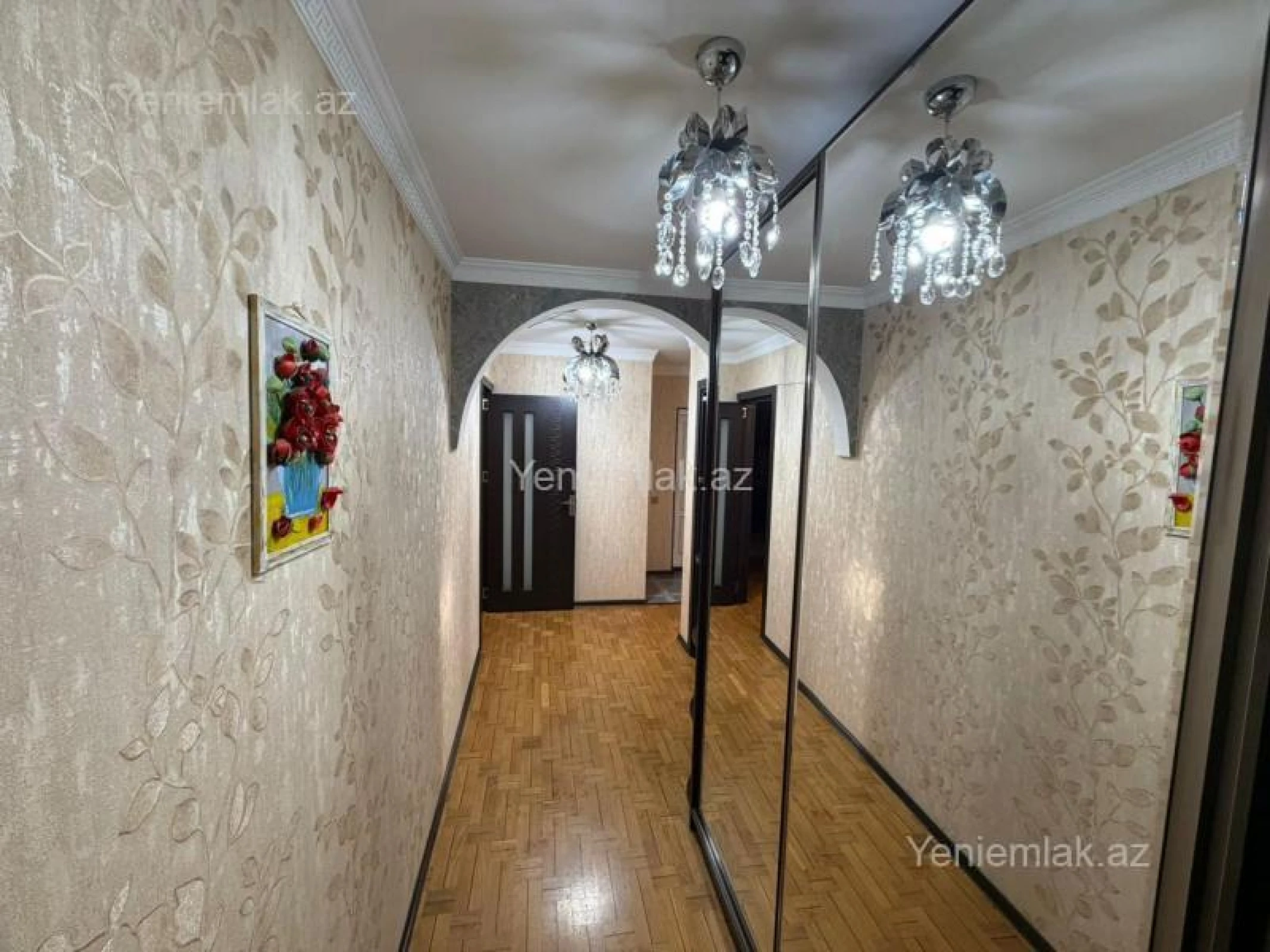 Satılır 2 otaqlı köhnə tikili 120 m²