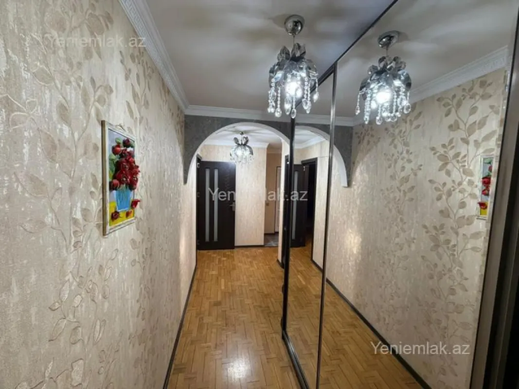 Satılır 2 otaqlı köhnə tikili 120 m²