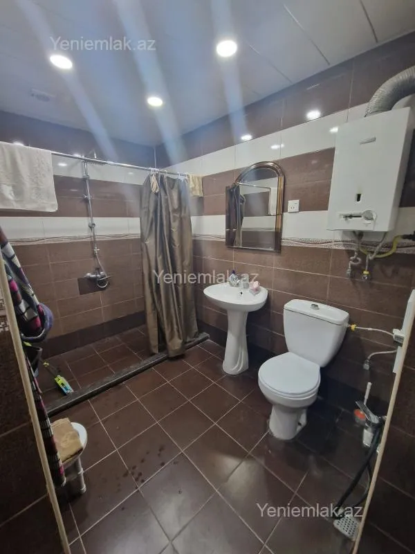 Satılır 3 otaqlı köhnə tikili 105 m²