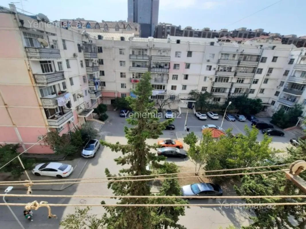 Satılır 3 otaqlı köhnə tikili 105 m²