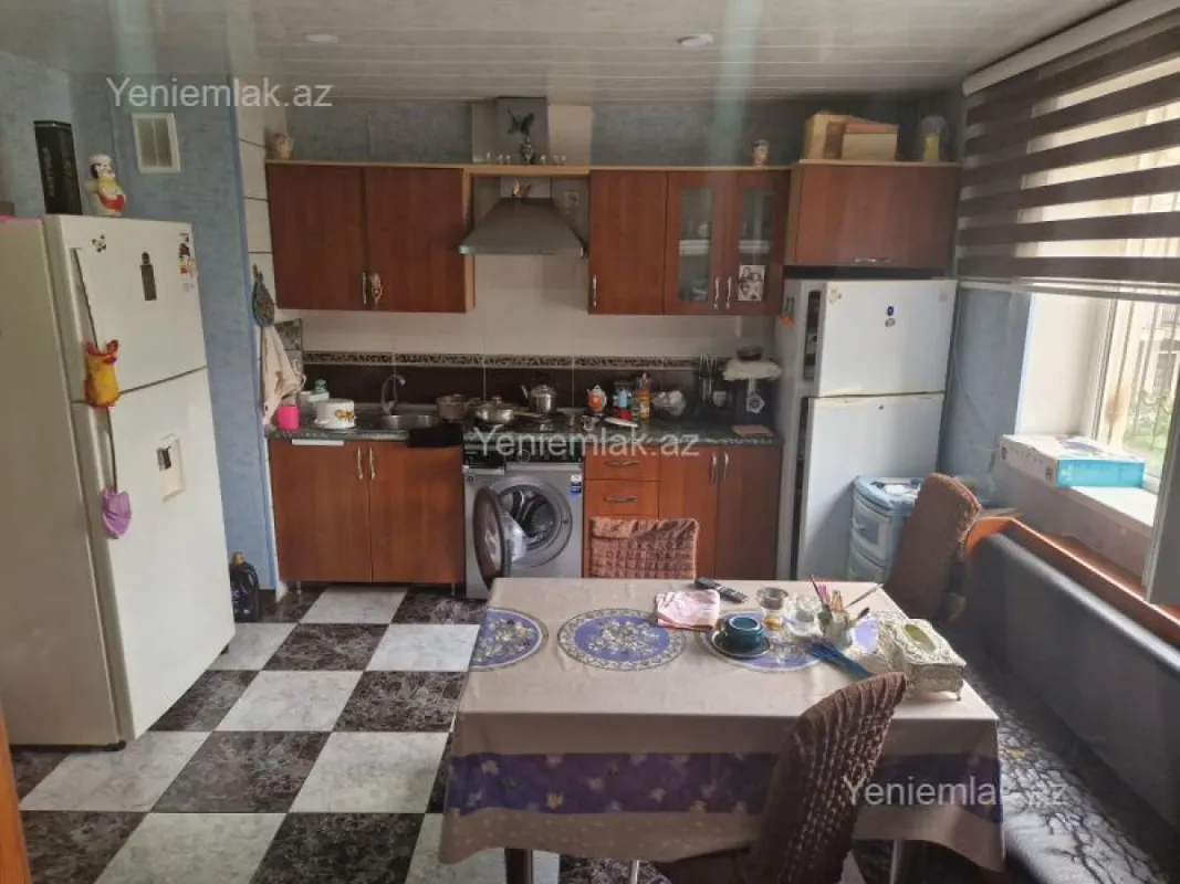 Satılır 3 otaqlı köhnə tikili 105 m²