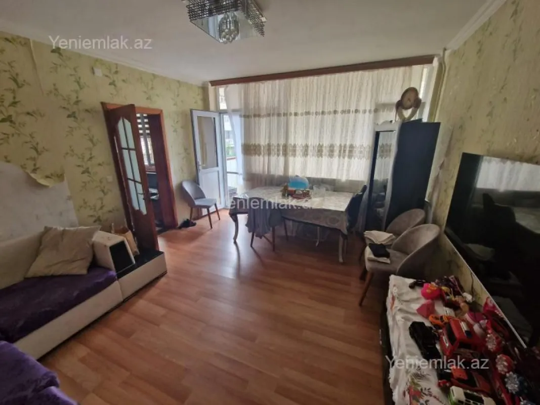 Satılır 3 otaqlı köhnə tikili 105 m²