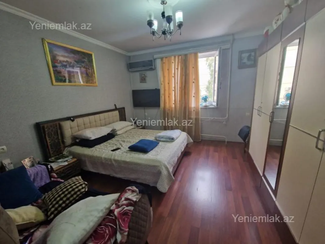 Satılır 3 otaqlı köhnə tikili 105 m²
