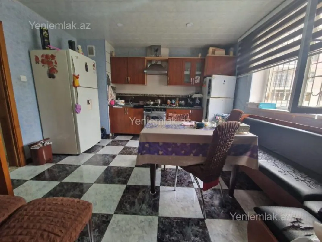 Satılır 3 otaqlı köhnə tikili 105 m²