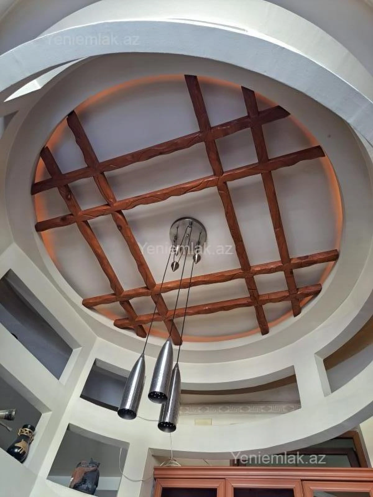 Satılır 4 otaqlı köhnə tikili 105 m²