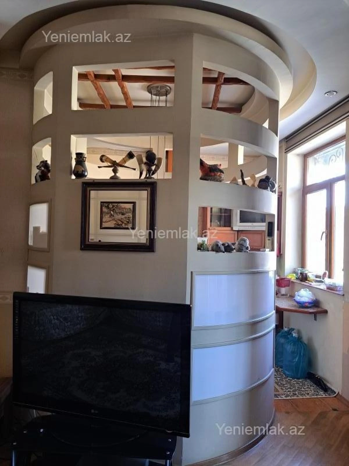 Satılır 4 otaqlı köhnə tikili 105 m²