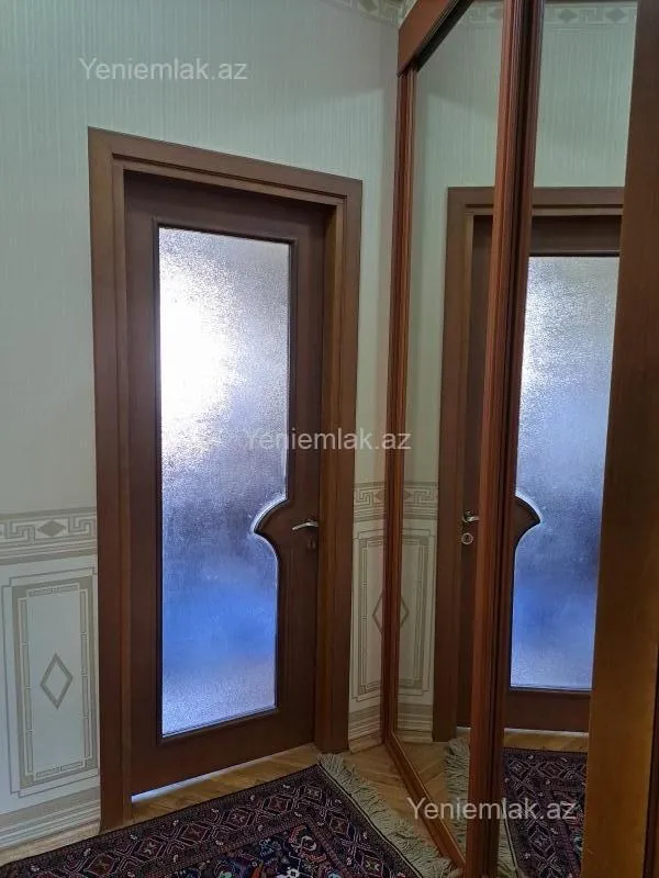 Satılır 4 otaqlı köhnə tikili 105 m²