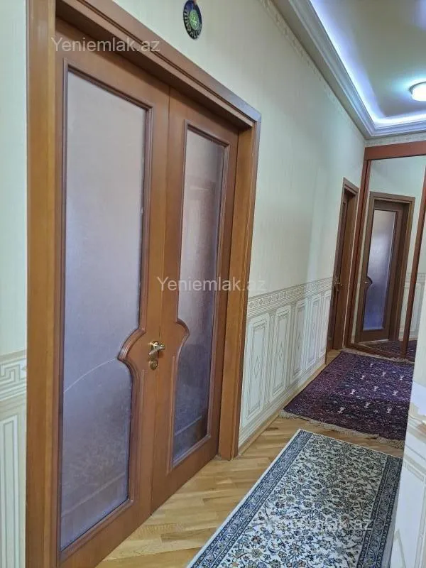 Satılır 4 otaqlı köhnə tikili 105 m²