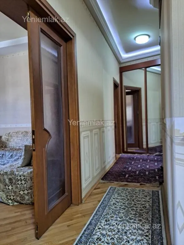 Satılır 4 otaqlı köhnə tikili 105 m²