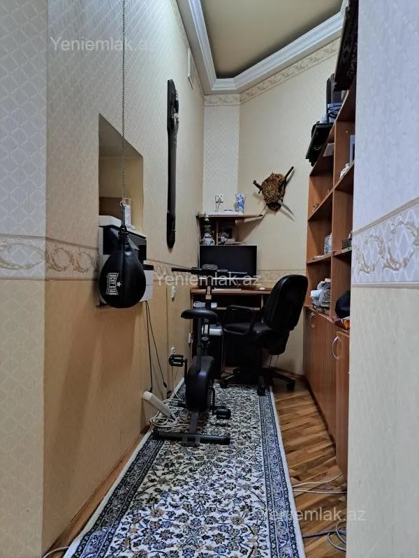 Satılır 4 otaqlı köhnə tikili 105 m²