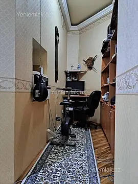 Satılır 4 otaqlı köhnə tikili 105 m²