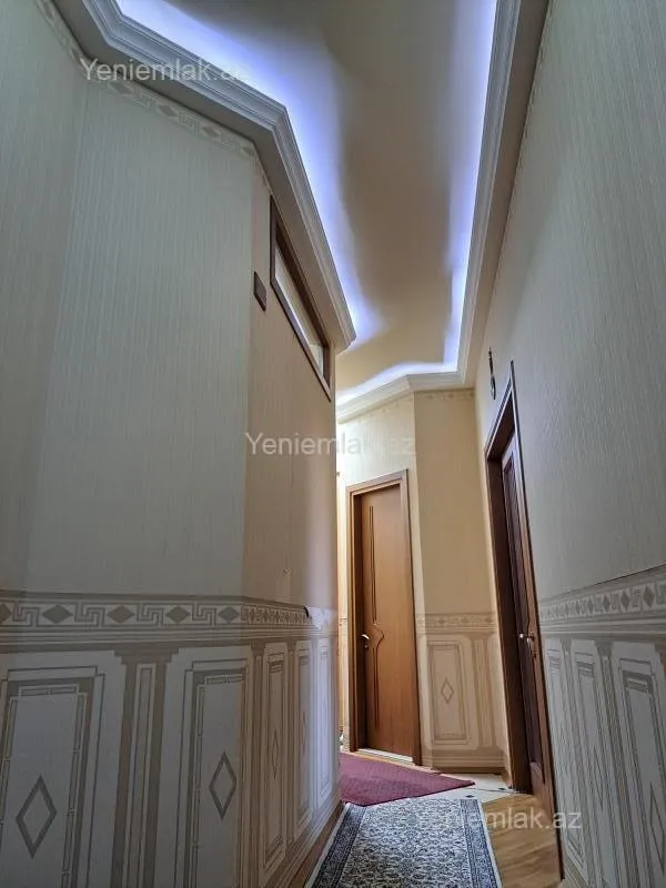 Satılır 4 otaqlı köhnə tikili 105 m²