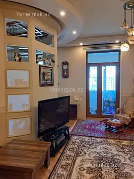 Satılır 4 otaqlı köhnə tikili 105 m²
