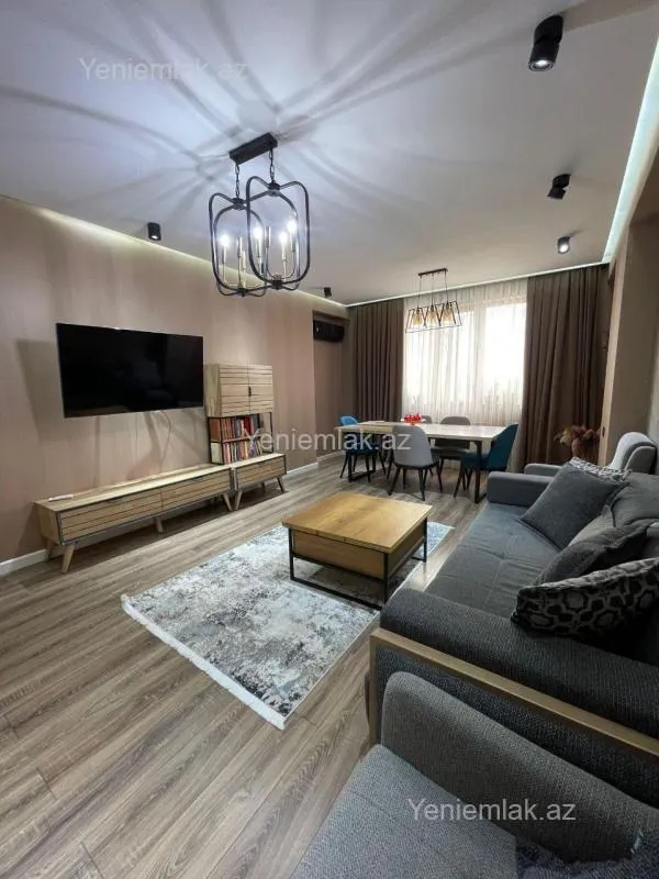 Satılır 3 otaqlı yeni tikili 131 m²