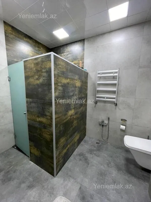 Satılır 3 otaqlı yeni tikili 131 m²