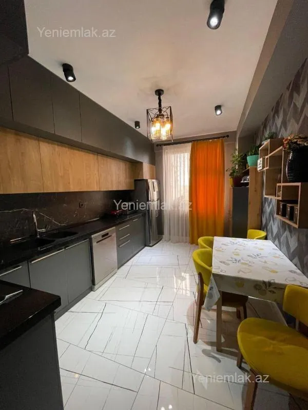 Satılır 3 otaqlı yeni tikili 131 m²
