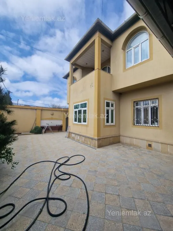 Satılır 7 otaqlı həyət evi 210 m²