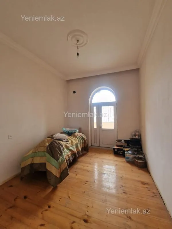 Satılır 7 otaqlı həyət evi 210 m²