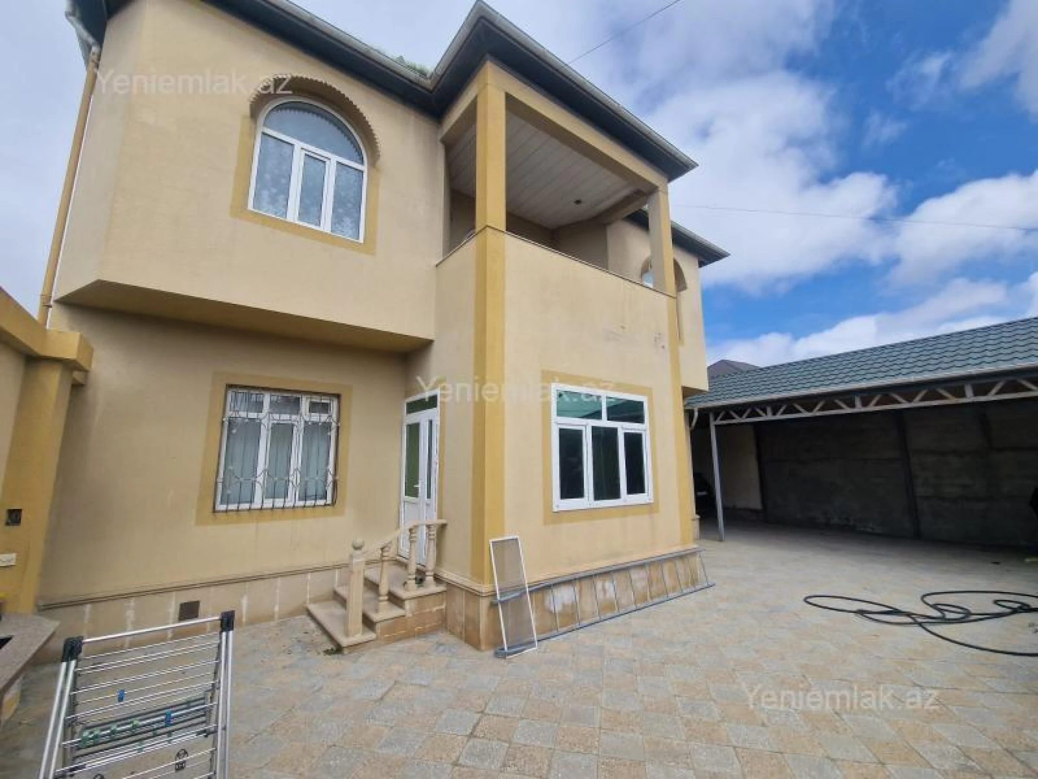 Satılır 7 otaqlı həyət evi 210 m²