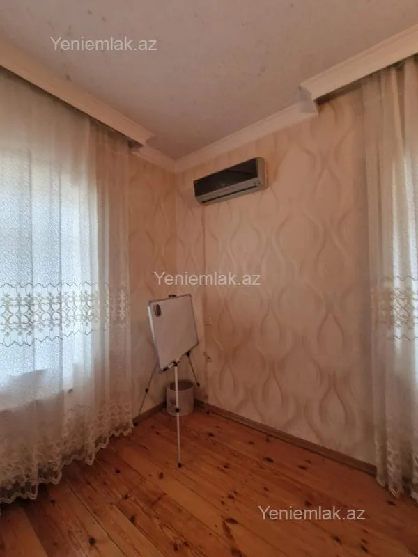 Satılır 7 otaqlı həyət evi 210 m²