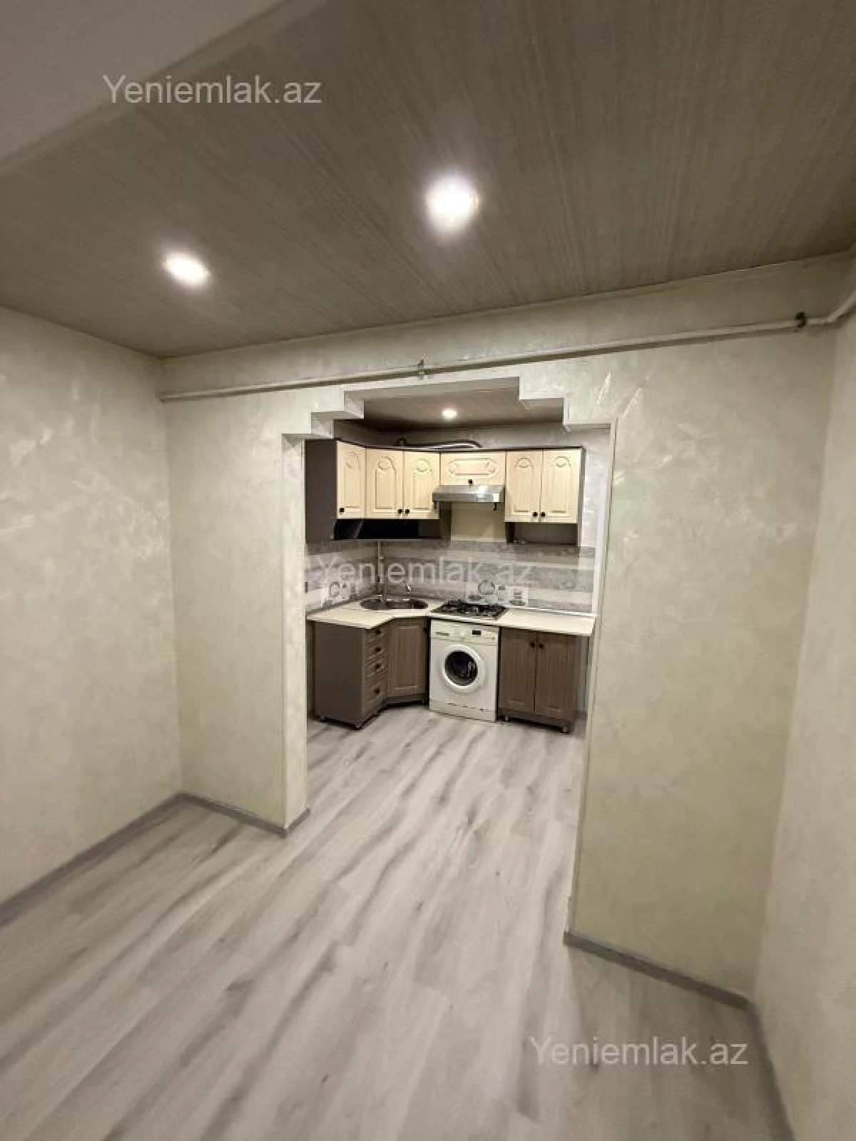 Satılır 2 otaqlı köhnə tikili 70 m²