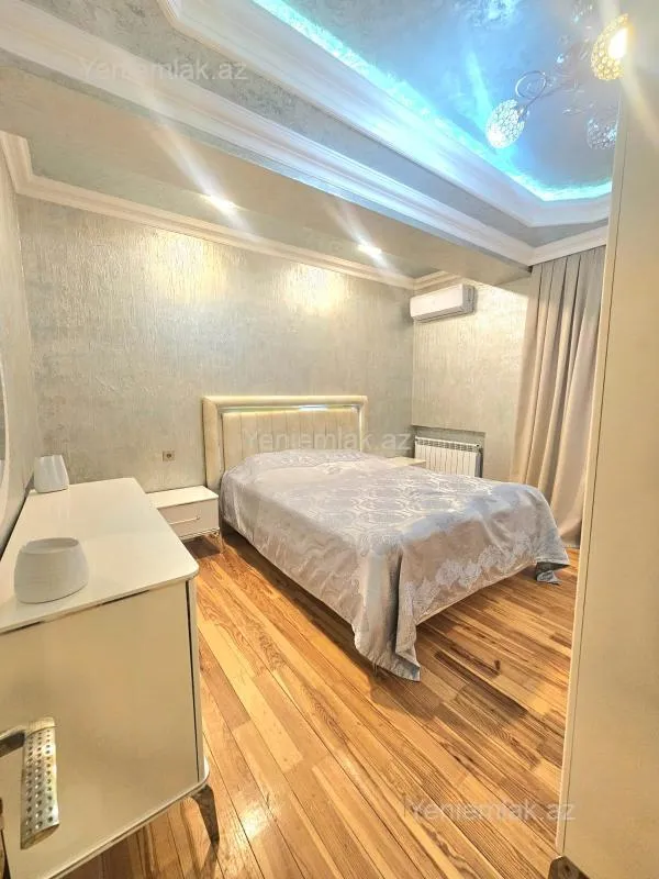 Satılır 3 otaqlı yeni tikili 120 m²