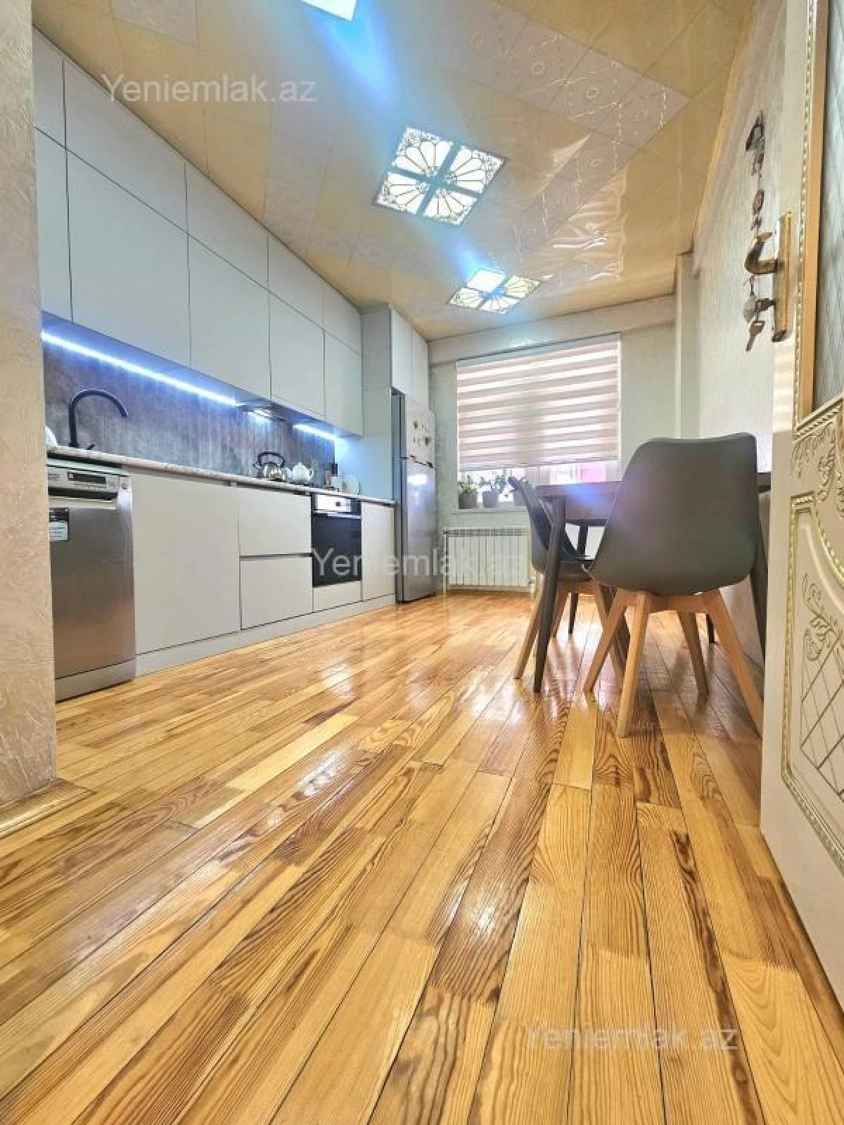 Satılır 3 otaqlı yeni tikili 120 m²