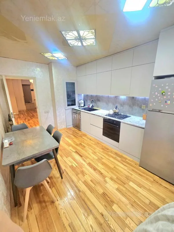 Satılır 3 otaqlı yeni tikili 120 m²