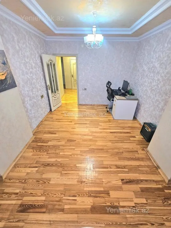 Satılır 3 otaqlı yeni tikili 120 m²