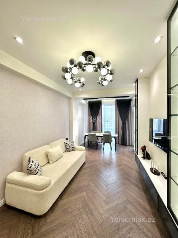 Satılır 2 otaqlı yeni tikili 60 m²